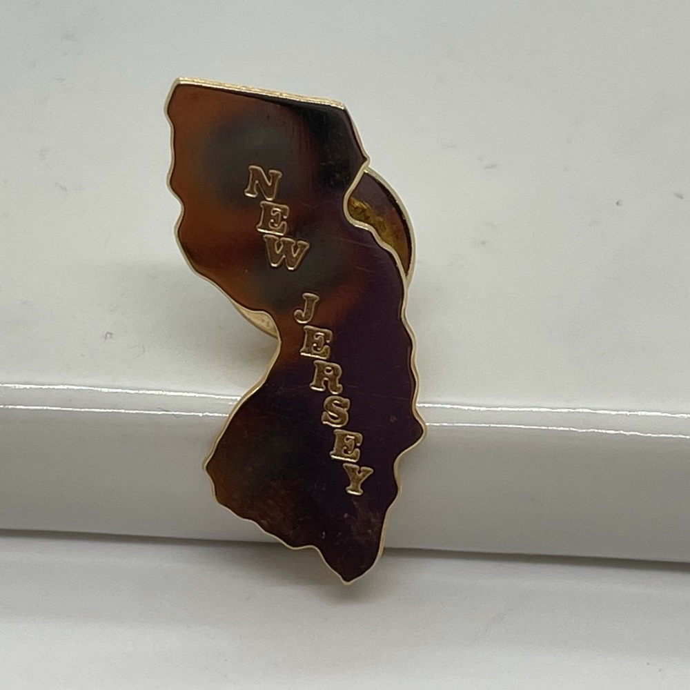 Avon Vintage New Jersey State Pin